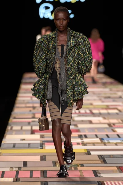 Look 5